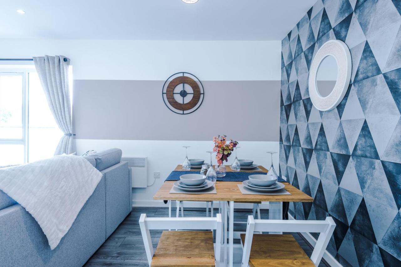 Stunning 2 Bed Apt By Greenstay Serviced Accommodation - Located In Formby Village - Perfect For Short & Long Stays - Couples, Friends & Families & Business Travellers All Welcome - Dog Friendly - 7 Extérieur photo