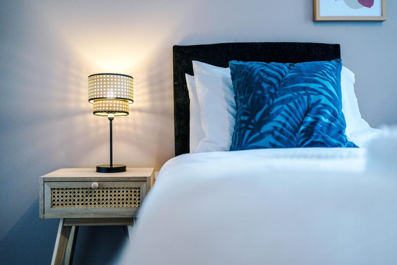 Stunning 2 Bed Apt By Greenstay Serviced Accommodation - Located In Formby Village - Perfect For Short & Long Stays - Couples, Friends & Families & Business Travellers All Welcome - Dog Friendly - 7 Extérieur photo