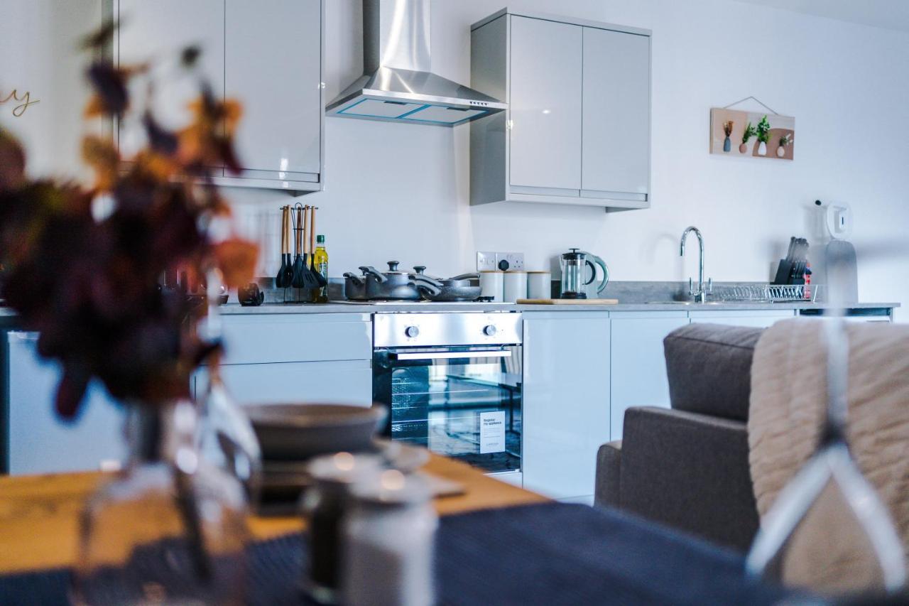 Stunning 2 Bed Apt By Greenstay Serviced Accommodation - Located In Formby Village - Perfect For Short & Long Stays - Couples, Friends & Families & Business Travellers All Welcome - Dog Friendly - 7 Extérieur photo