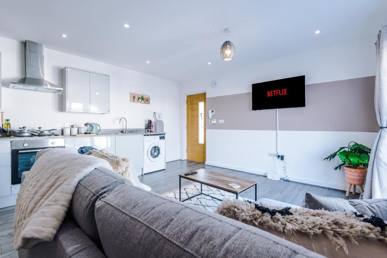 Stunning 2 Bed Apt By Greenstay Serviced Accommodation - Located In Formby Village - Perfect For Short & Long Stays - Couples, Friends & Families & Business Travellers All Welcome - Dog Friendly - 7 Extérieur photo