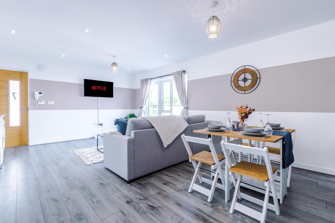 Stunning 2 Bed Apt By Greenstay Serviced Accommodation - Located In Formby Village - Perfect For Short & Long Stays - Couples, Friends & Families & Business Travellers All Welcome - Dog Friendly - 7 Extérieur photo